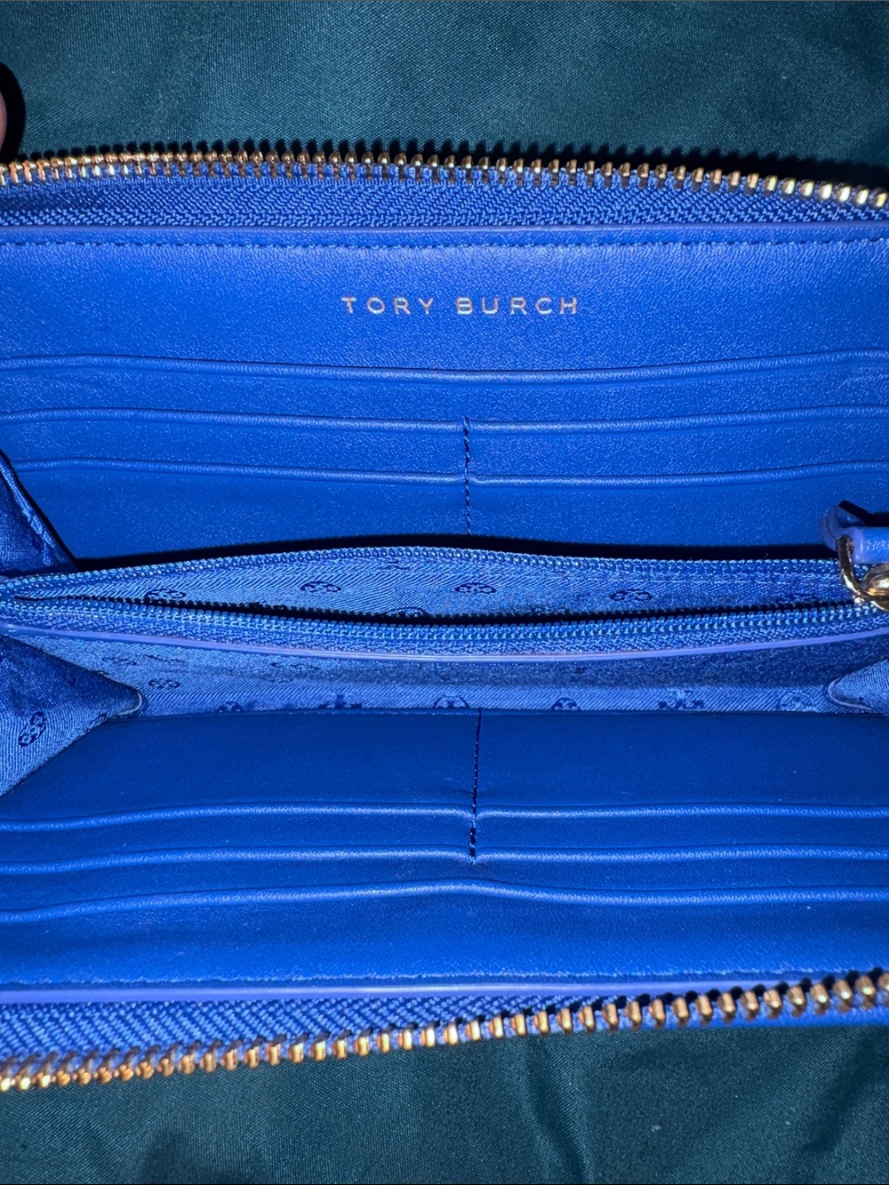 The Tory Burch Gemini Link Continental Wallet w/ Tory Burch gift bag - Picture 6 of 15